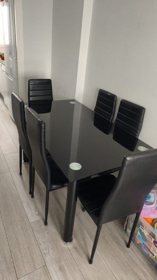 Tavolo da Pranzo in Cristallo Nero con 6 Sedie