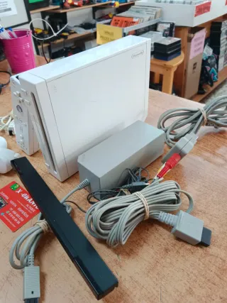 CONSOLA NINTENDO WII RVL-101 MANDO NUNCHUCK CABLES