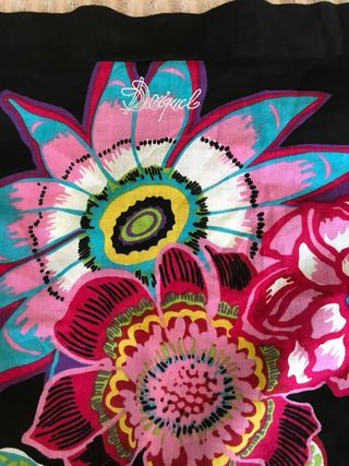 Blusa Desigual flores negra multicolor