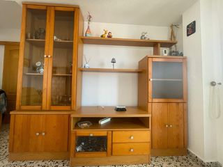 Mueble de salón madera y cristal
