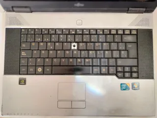 Portátil Fujitsu YKLM082197 Plata/Negro