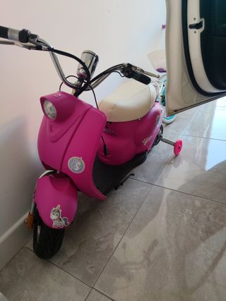 Moto eléctrica infantil rosa con ruedas