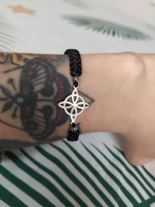 Pulsera Nudo de Bruja Plata y Negro