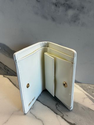 Borsa Miu Miu Bianca con Logo Dorato
