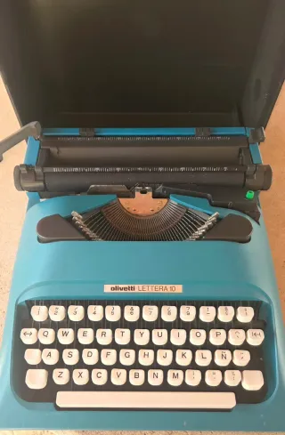 Máquina de escribir Olivetti Lettera 10