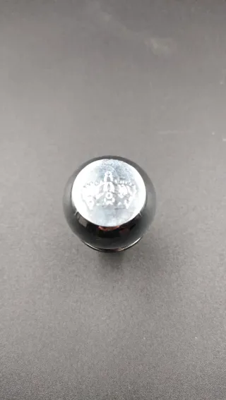 Licorera de cristal tallado y plata