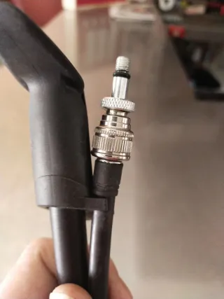 Bomba Btwin 940 con manómetro Decathlon.