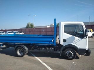 Nissan NT400 35.13/1 Básico Caja Volquete 96 kW (130 CV)