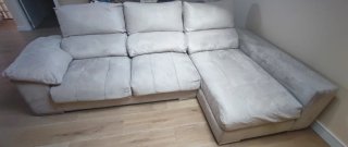 Sofá chaise longue beige 295 cm de largo.