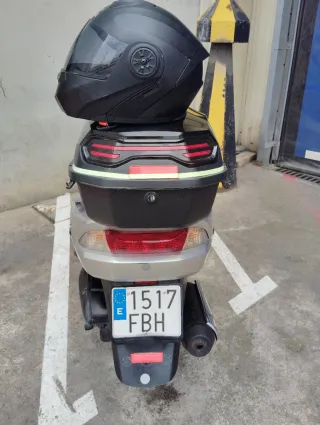 Suzuki Burgman 125cc Plata ITV asta Octubre 2026