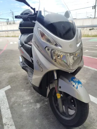 Suzuki Burgman 125cc Plata ITV asta Octubre 2026