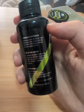 Limpiador profesional de llantas. Automóviles