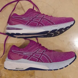 Zapatillas Runnig Asics GT-2000 10  Gel ..NO ENVÍO