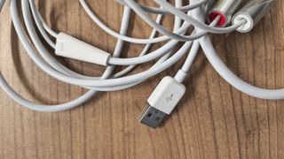 Cable AV Apple y 2 cargadores ORIGINALES de regalo