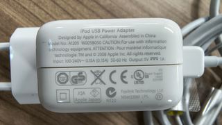 Cable AV Apple y 2 cargadores ORIGINALES de regalo
