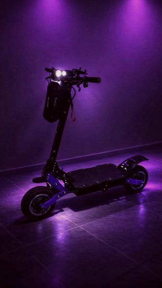 Patinete Eléctrico Potente Negro y Morado