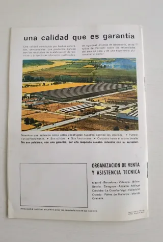 Lotto di 2 cataloghi vintage di cucine Zanussi + Corberó