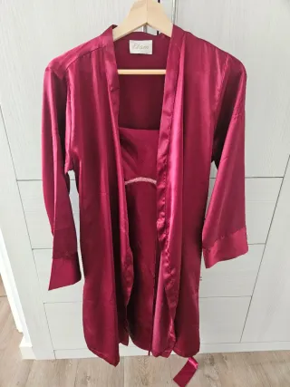 Conjunto Etam camisón y bata granate