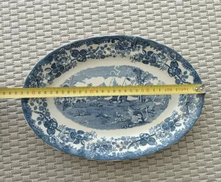 Fuente cerámica azul y blanca