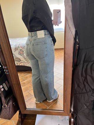 Vaqueros Stradivarius con brillos Talla 38