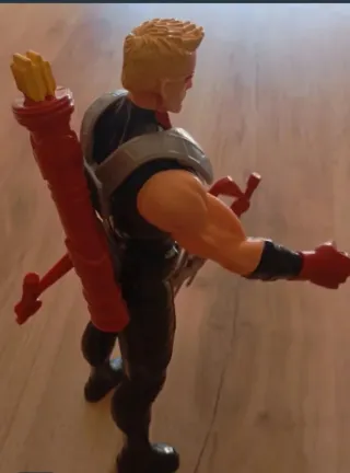 Figura Marvel Hawkeye Grande Ojo Halcón Interactiv