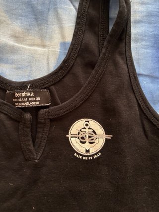 Crop top nero Bershka - Stampa "Baie de St Jean”