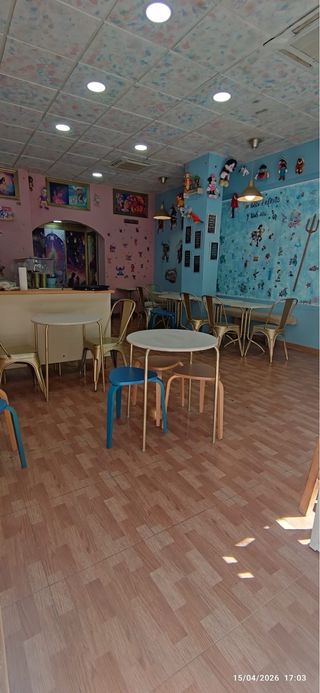 Se traspasa cafetería en funcionamiento.