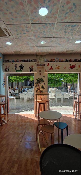 Se traspasa cafetería en funcionamiento.