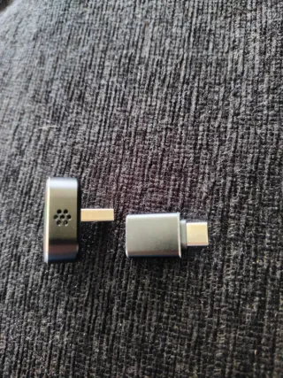 Adaptador Carplay para pantalla coche.