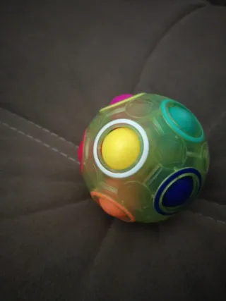 Bola antiestrés infantil colores
