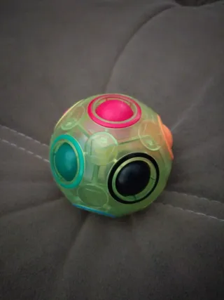 Bola antiestrés infantil colores