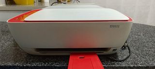 Impresora HP Roja y Blanca