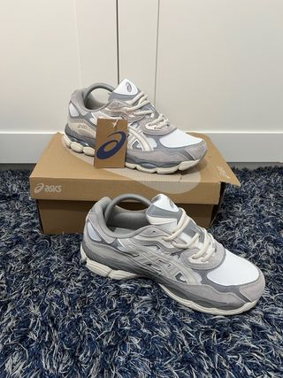 Asics Gel NYC Talla 42 Beige/Gris Nuevas