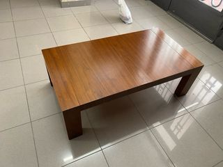 Mesa baja de madera maciza