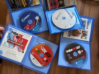 Lote 4 Videogiochi PS4/PS5: FIFA e NBA 2K