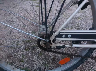 Bicicleta Hércules con cesta y portabultos