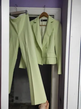 Traje Zara Verde lima