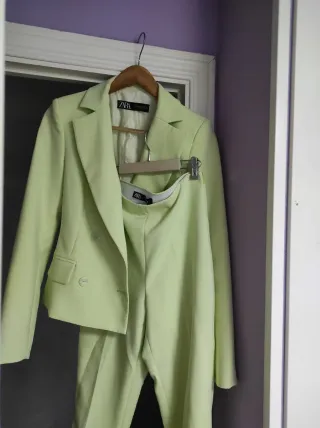 Traje Zara Verde lima