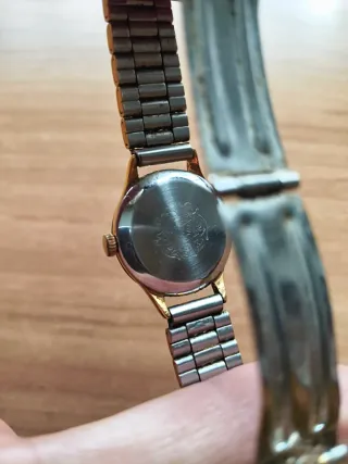 Reloj Duward Cuerda Dorado y Plateado