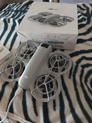 Drone DJI grigio