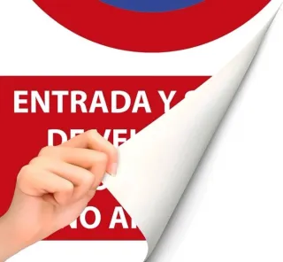 Cartel: "Entrada y Salida Vehículos"