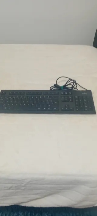 Teclado y Ratón Trust y fujitsu Inalámbrico Nuevo