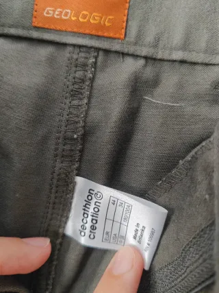 Pantalón cargo montaña Quechua verde militar Talla