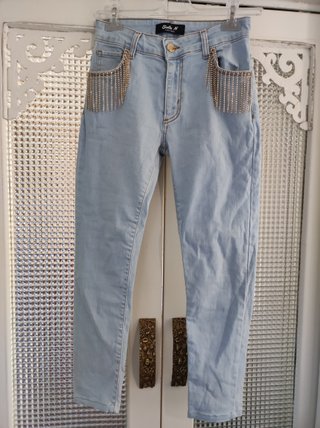 Jeans con cascate di Swarovski