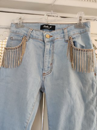 Jeans con cascate di Swarovski