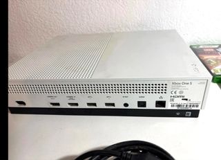 Xbox One S 1TB + Mando + Juegos + Cables