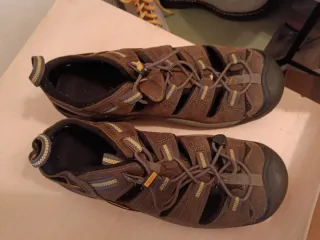 Chanclas Keen Marrones