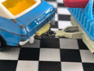 Ford Capri y remolque Majorette canoa