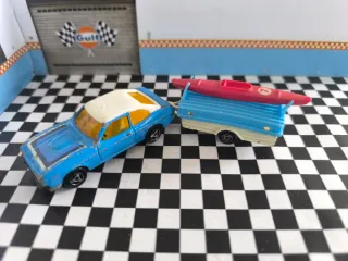 Ford Capri y remolque Majorette canoa