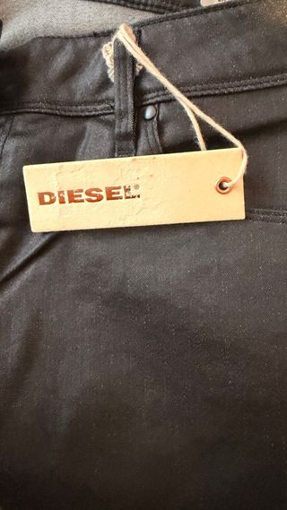 Pantalones Diesel negros sin estrenar